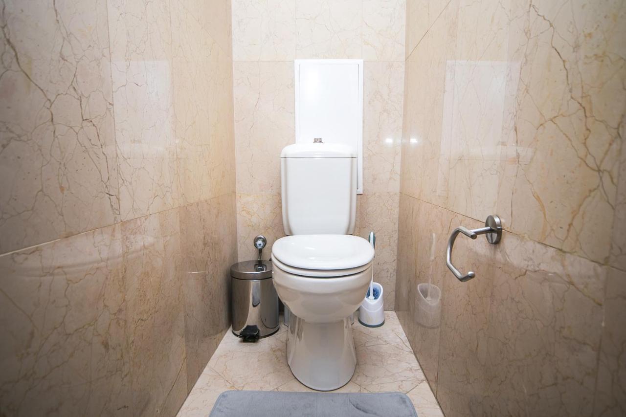 Apartment Ploshchad Pobedy 3 Komnaty Minsk Extérieur photo